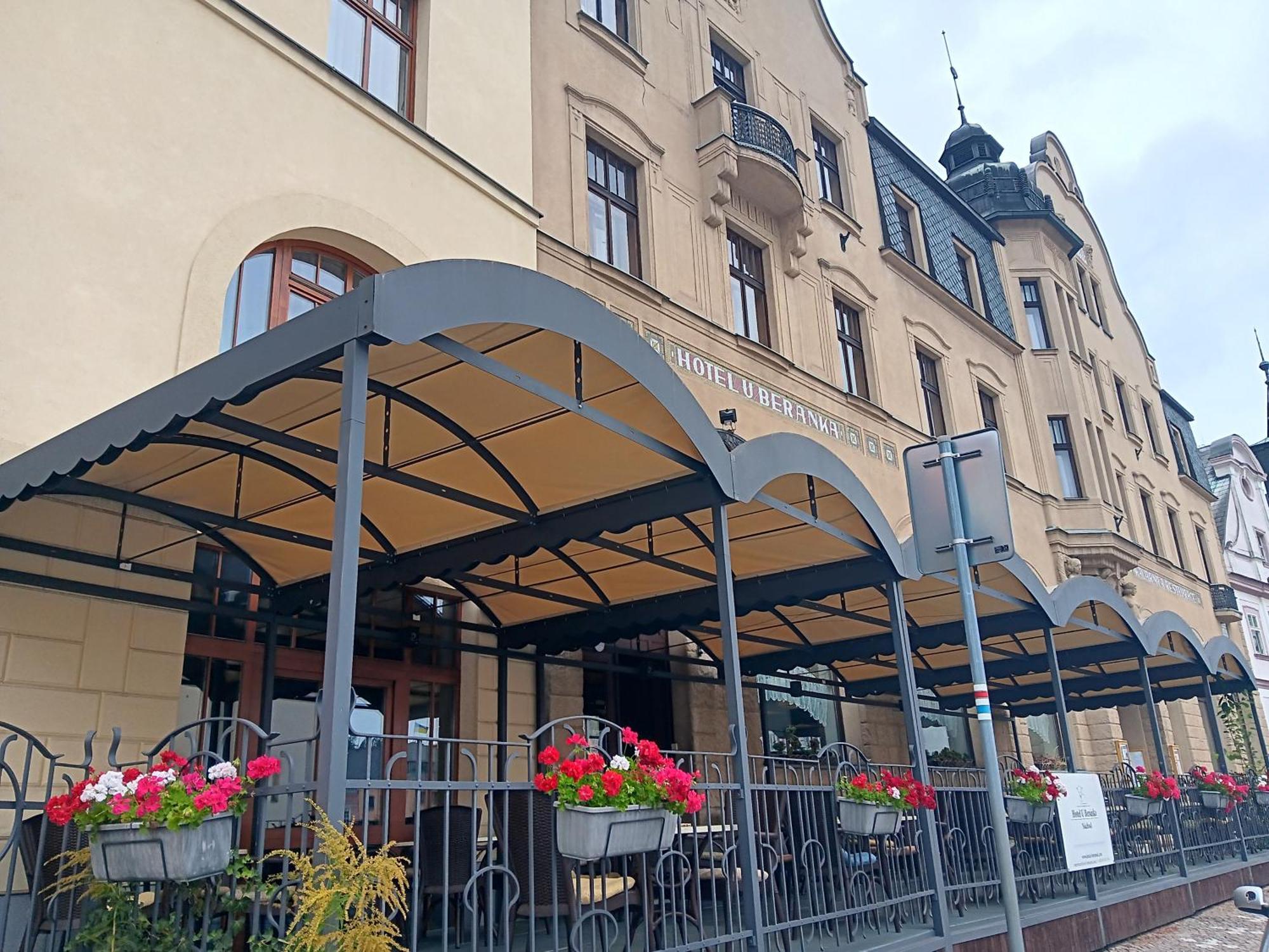 Hotel U Beránka Náchod Exterior foto