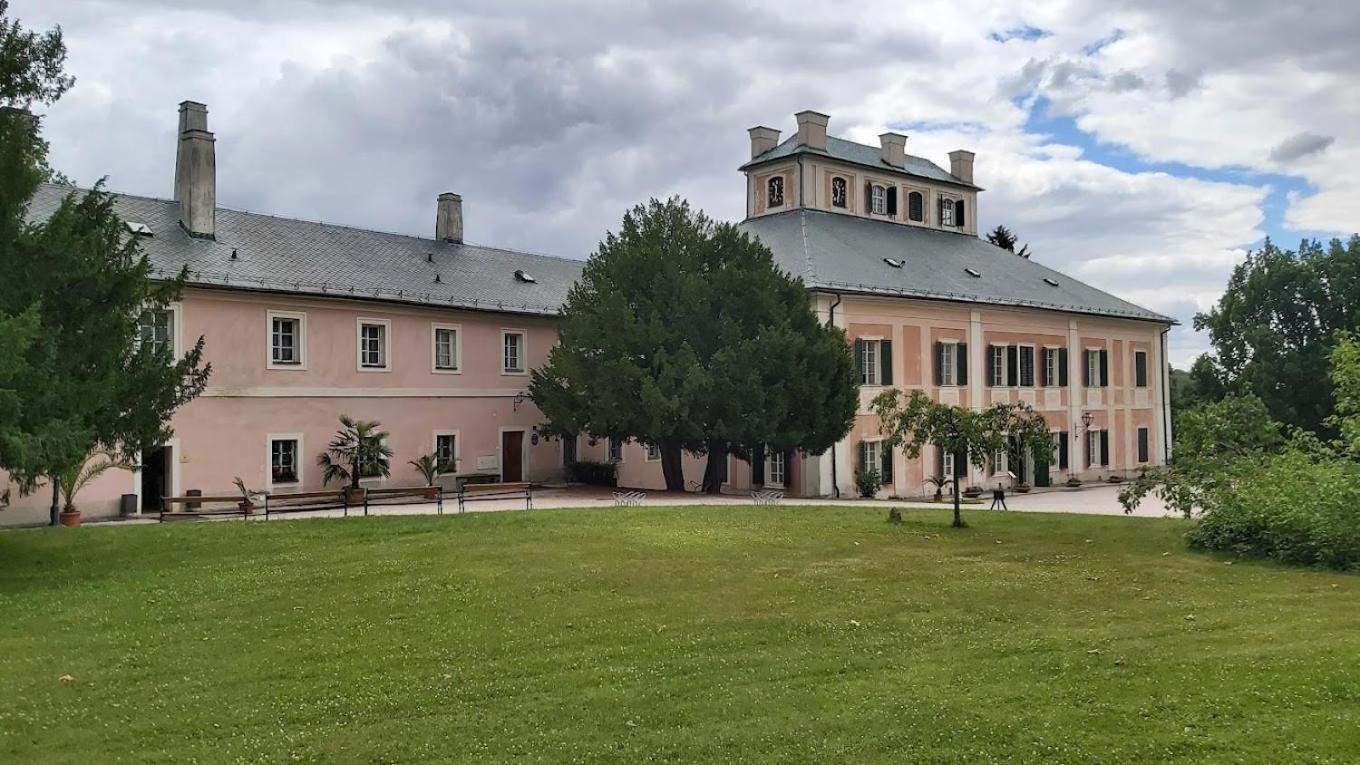 Hotel U Beránka Náchod Exterior foto