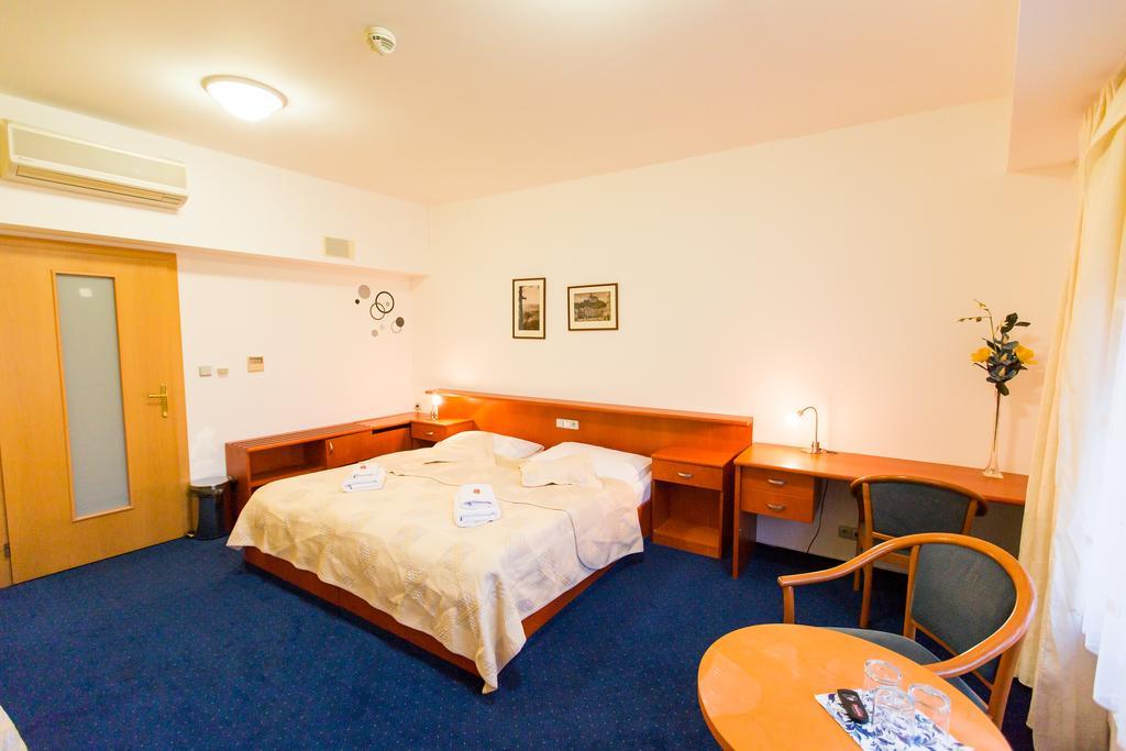 Hotel U Beránka Náchod Habitación foto